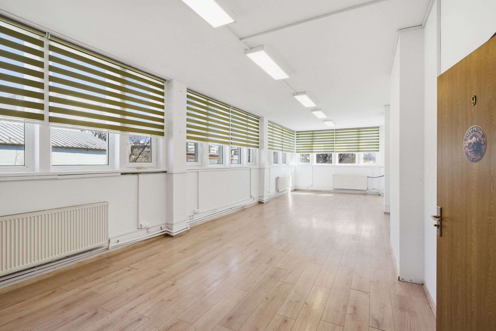 FALEZA NORD cladire multifunctionala 4600 mp cu acces din Bdul Mamaia! - Poză 13