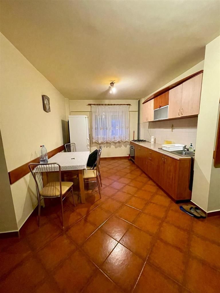 3 camere dec etaj 1 2 bai C Aradului la 10.min de MALL - Poză 1