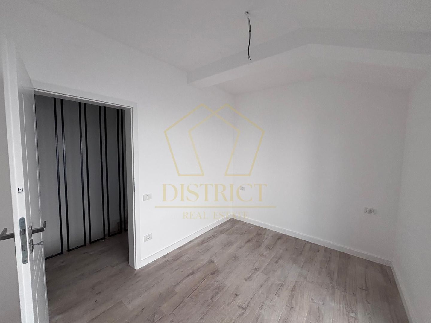 COM 0% Duplex cu 4 camere, panouri, pompe de caldura | Giroc - Poză 10