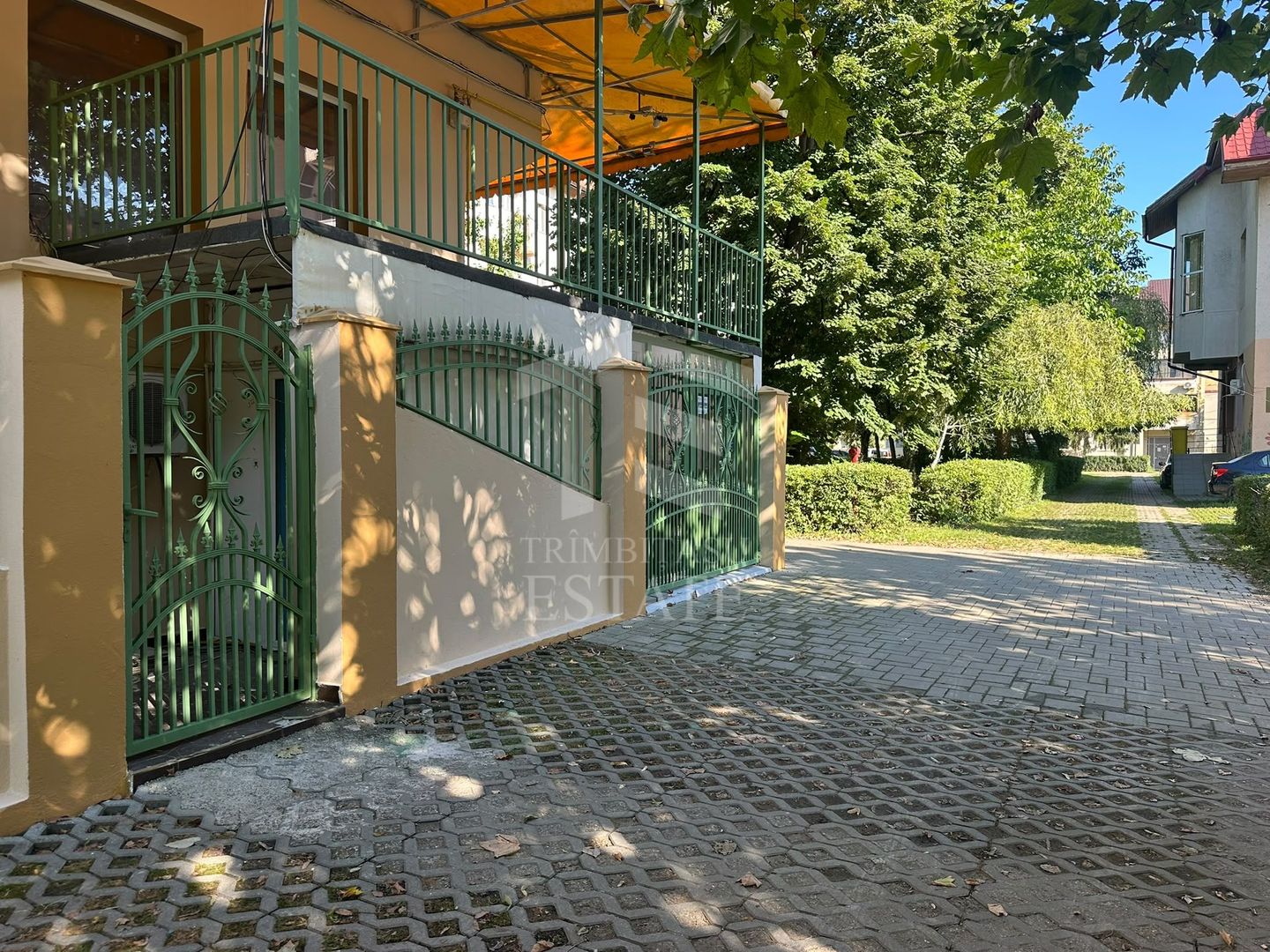 DE INCHIRIAT - SPATIU COMERCIAL CHIAR IN FATA PRIMARIEI SNAGOV - Poză 5