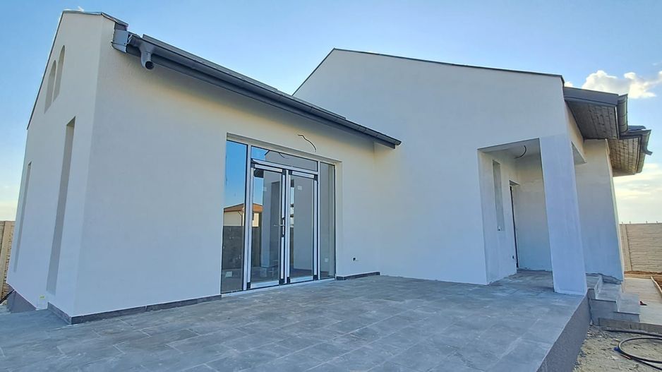 Casa individuala Dragomiresti Deal, utilitati, statii STB la 700 metri - Poză 3