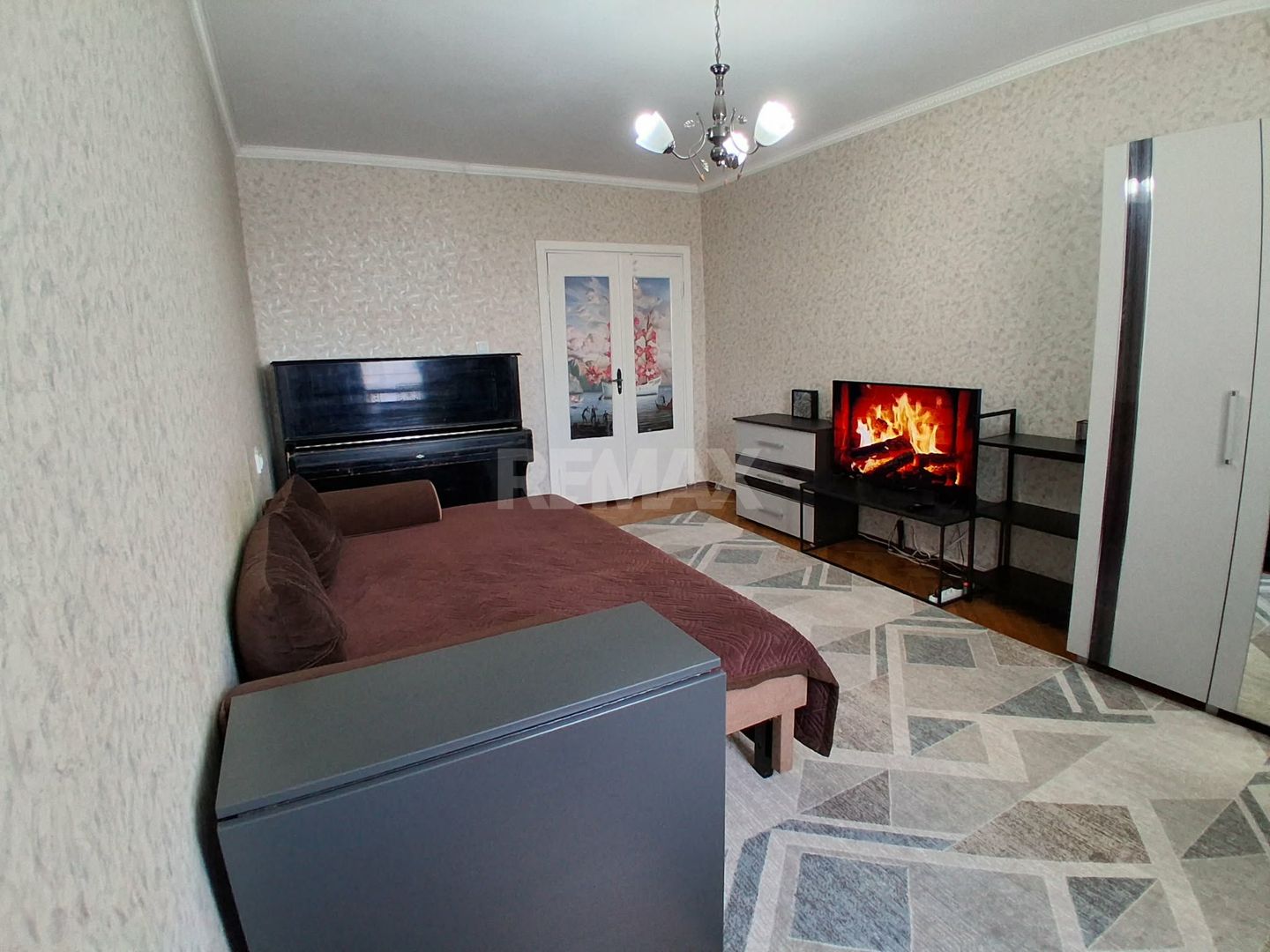 Apartament în chirie 1 cameră + living, Centru - Poză 1