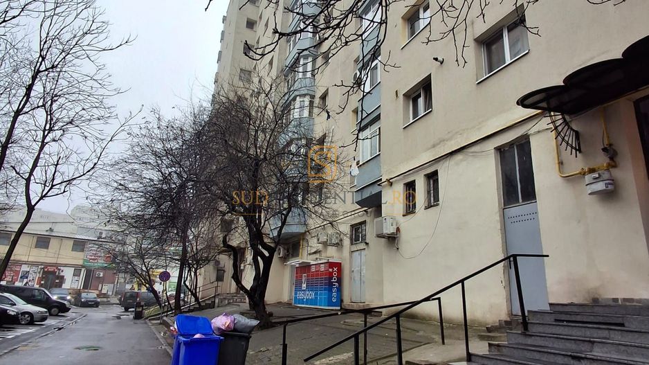Apartament 4 camere, etaj 4/10, stradal Sos.Berceni, Sector 4 - Poză 3