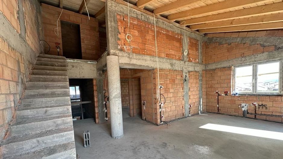 Apartament cu 3 camere cu terasa de 20 mp zona Sanpetru - Poză 7