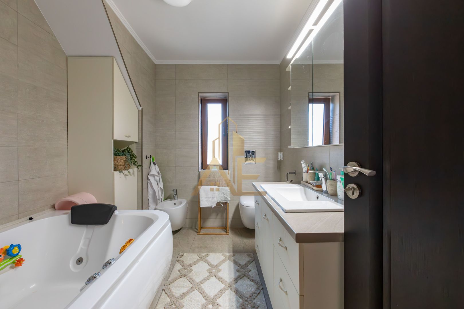 Casă superbă pentru familie în Lilieci – 133 mp utili, 500 mp teren - Poză 31