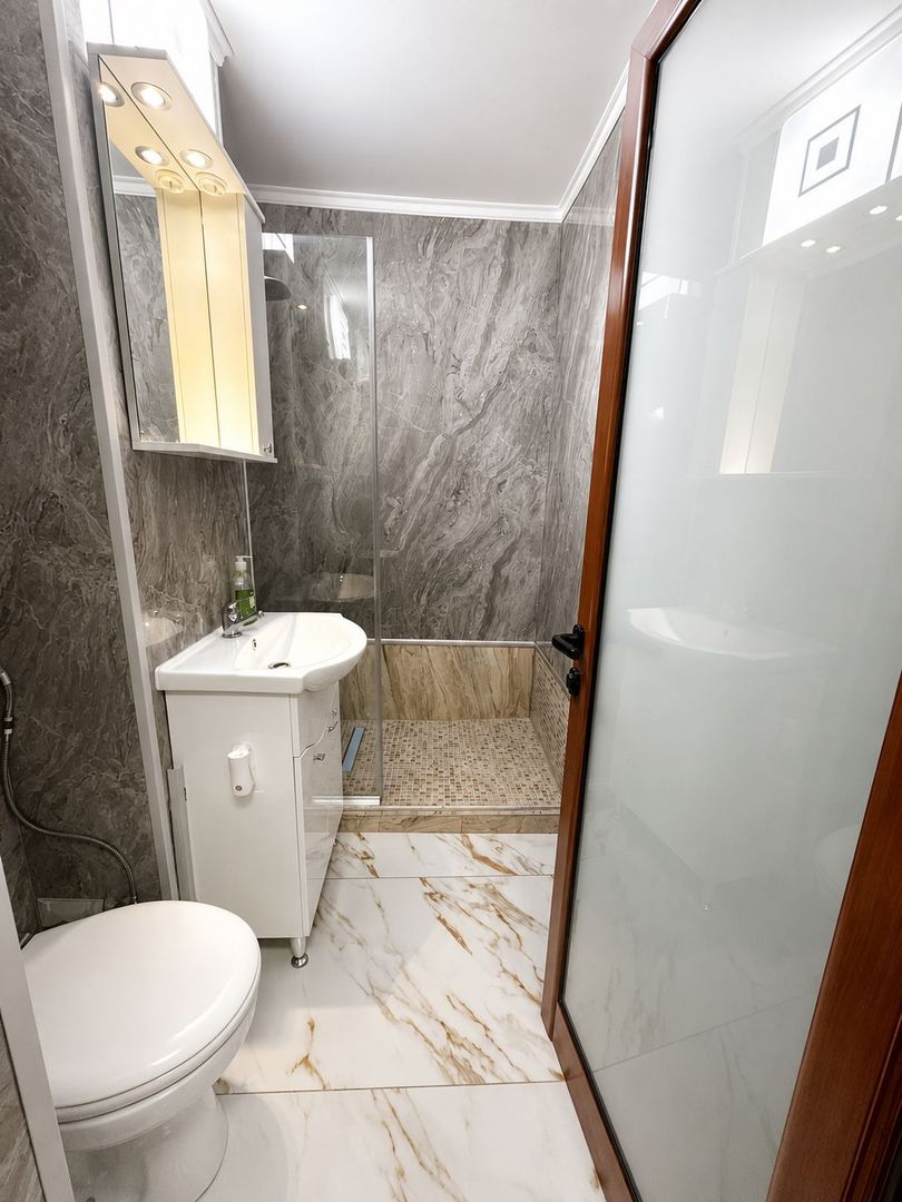 Apartament spațios 3 cam, complet renovat, mobilat – disponibil 01.07. - Poză 9