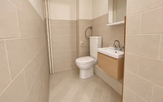 3 camere | Etaj 1 | 2 băi | 2 debarale | Decomandat | Zona Vitan - Poză 24