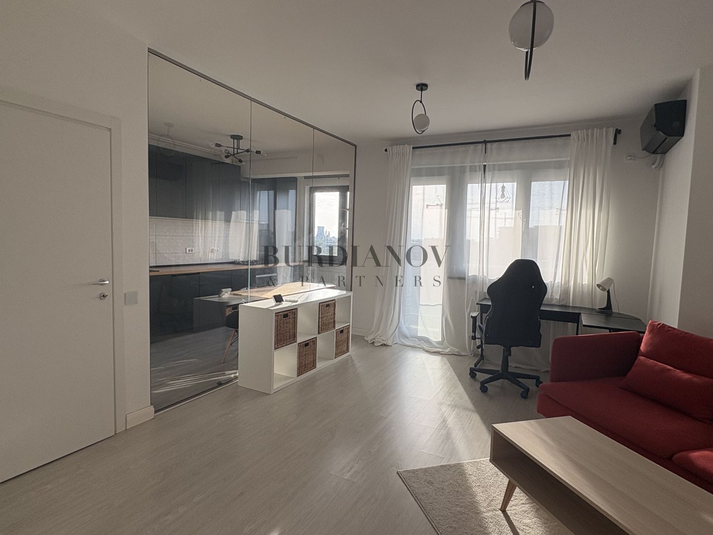 Apartament cu 2 camere de închiriat - metrou Valea Ialomiței - Poză 4
