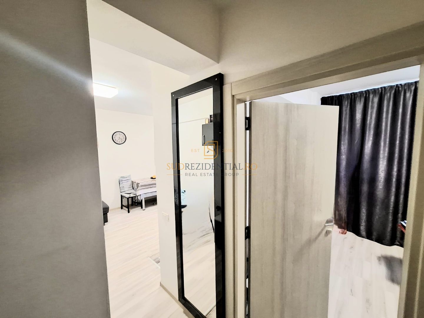 Apartament decomandat cu 2 camere de vanzare, zona Grand Arena Mall - Poză 8