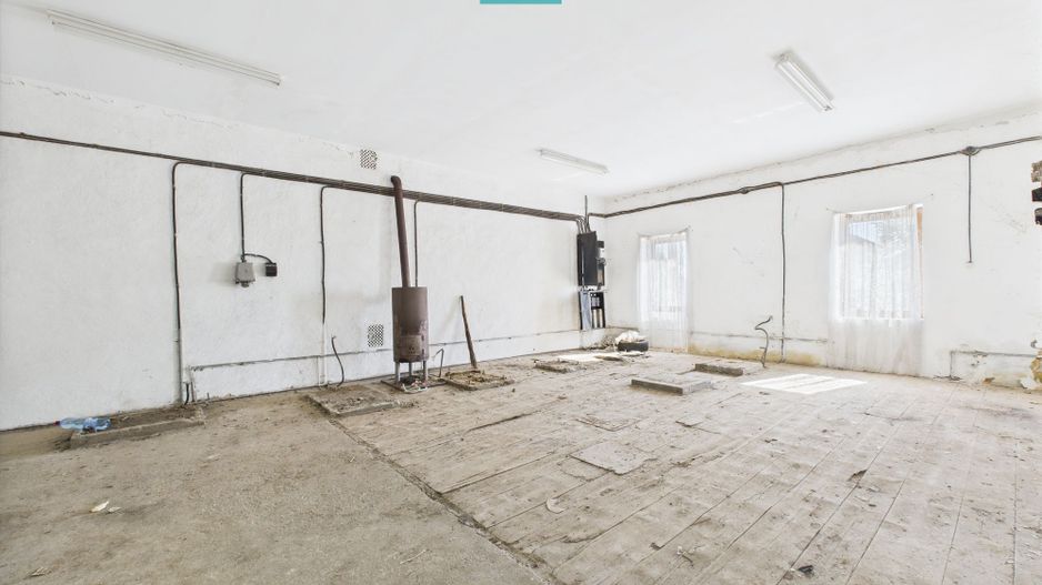 Clădire cu 5 camere cu teren și hală în Cenad - Poză 10