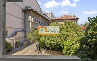 Langa Metrou, curte proprie 200mp, Garaj, 3 camere, centrala, pet friendly - Poză 14