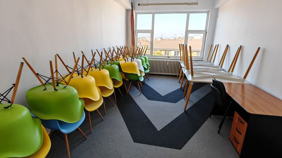 Birouri spatioase in cladire de birouri - Poză 10