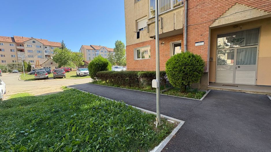 Apartament 2 camere decomandat str. Crângului (parter) lângă liceul Economic - Poză 4