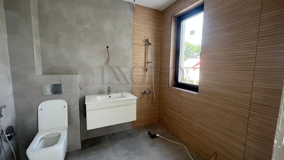 Vilă individuală modernă, P+1+M, cu curte generoasă  Tunari - Poză 24