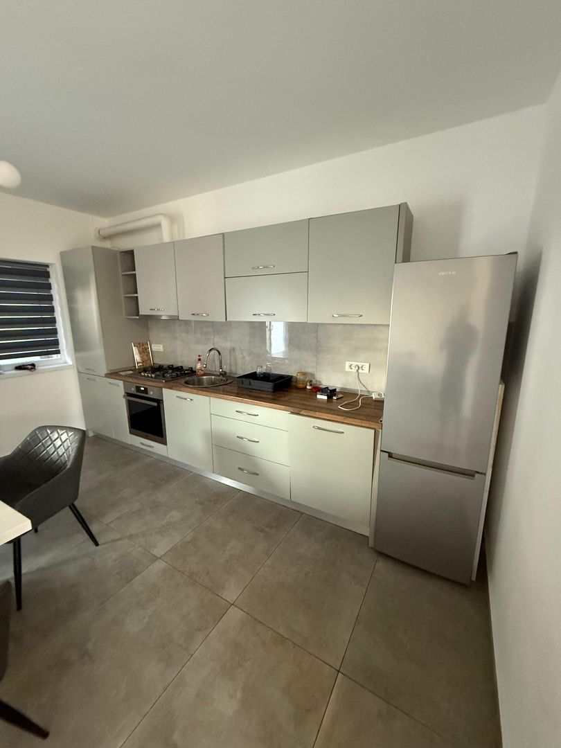 Locuinta cu 3 camere, curte si 2 locuri de parcare - Poză 4