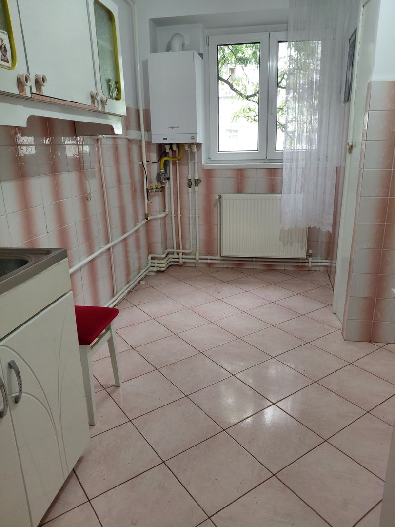 Apartament 3 camere decomandat 68 mp Galati zona IREG - Poză 2