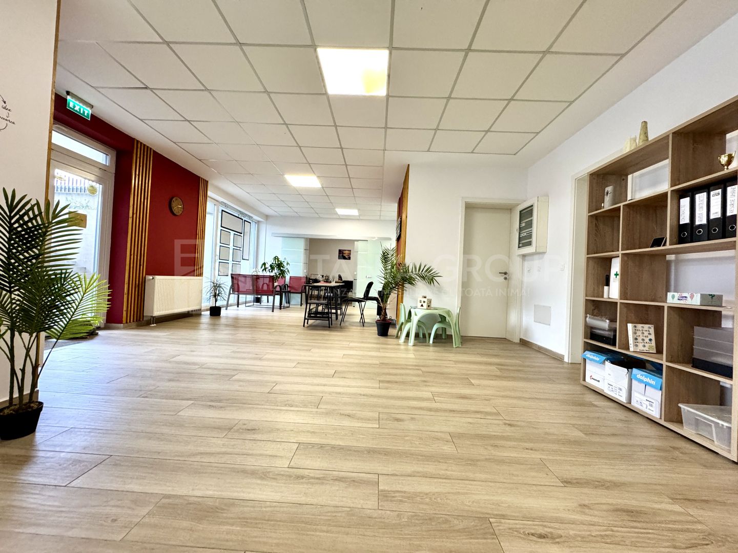 Spațiu comercial Kasper Coresi 100 mp, terasă 35mp - Poză 1