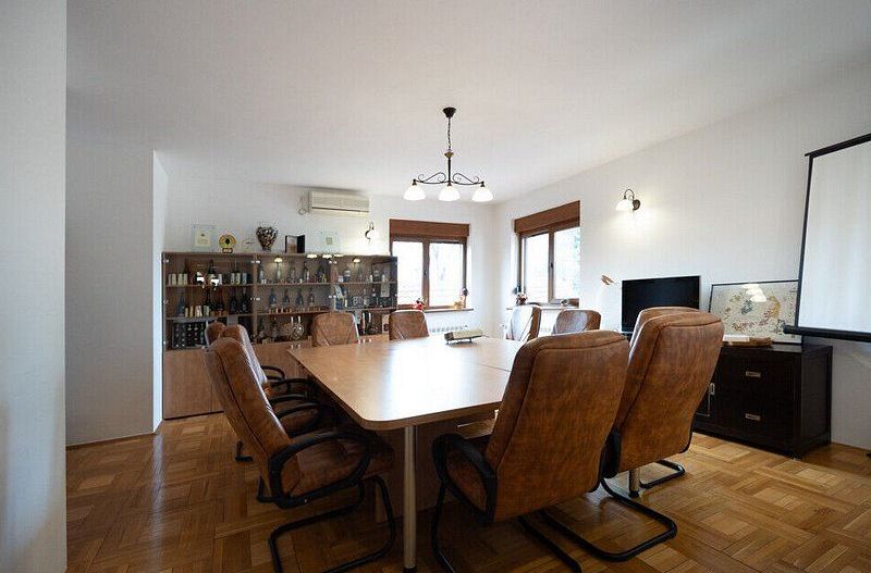 Vila cu 750 mp utili si teren de 1.480 mp in Erou Iancu Nicolae - Poză 23