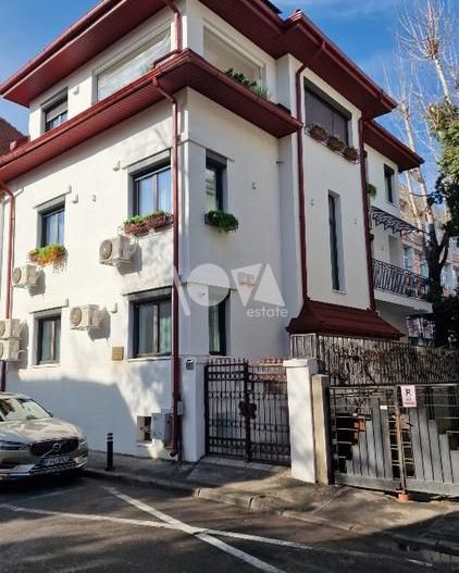 Pentru inchiriere Duplex 5 camere ( Parter + Demisol ) in vila Piata Romana - Poză 1
