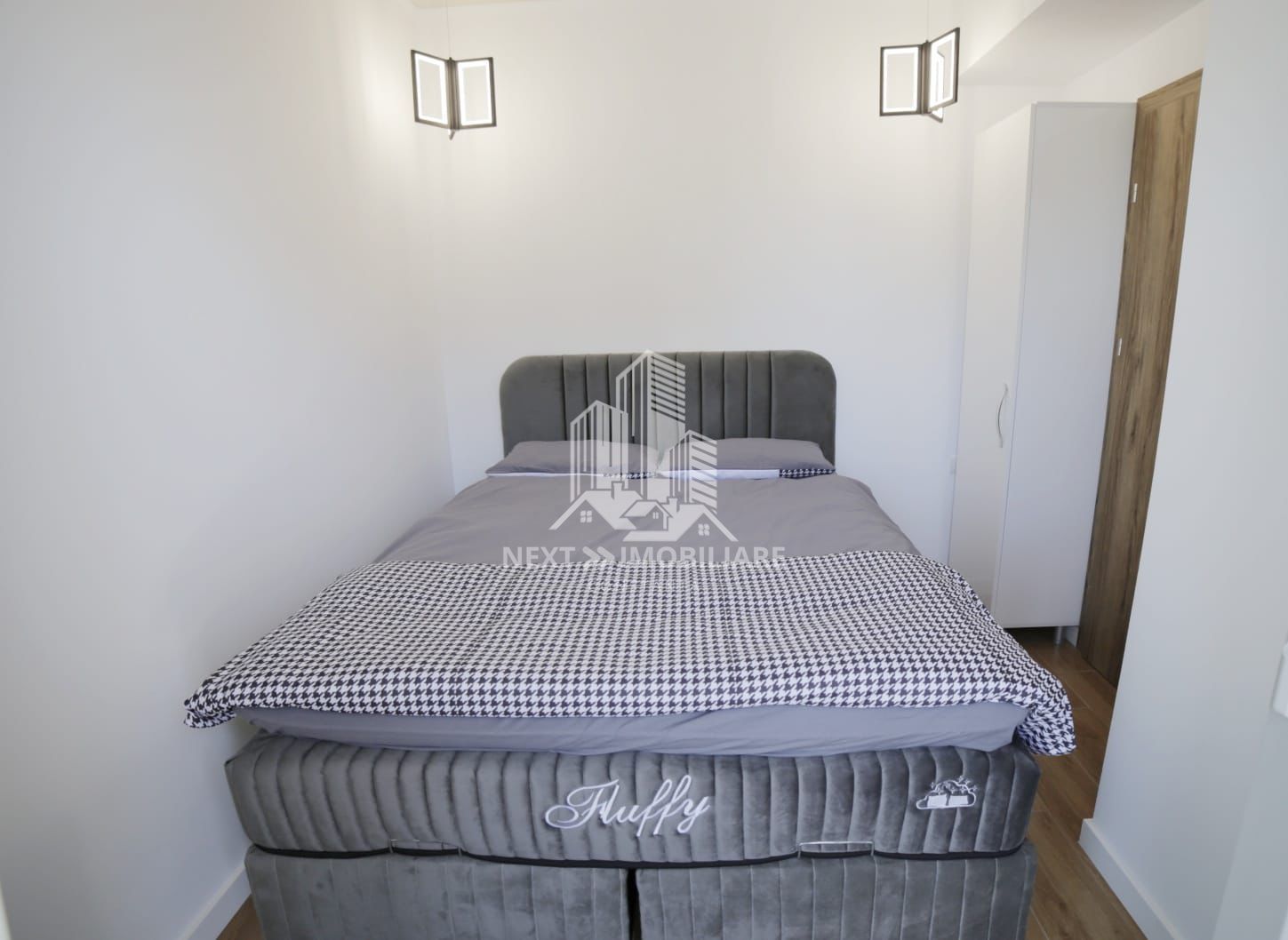 Apartament prima linie la mare, et.3 mobilat si utilat - Poză 2