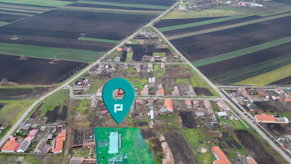 Teren intravilan cu fundatie inceputa si materiale - Poză 1