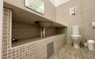 Spatiu birou in cladire istorica restaurata - Poză 12