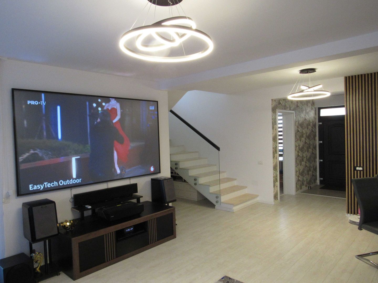 Superba Casa 4 Camere 3 Locuri Parcare Domnesti - Poză 2