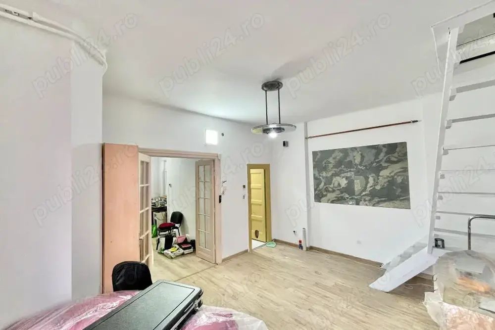 De vânzare apartament cu studio muzica si atelier în pod, Mall Vitan - Poză 1