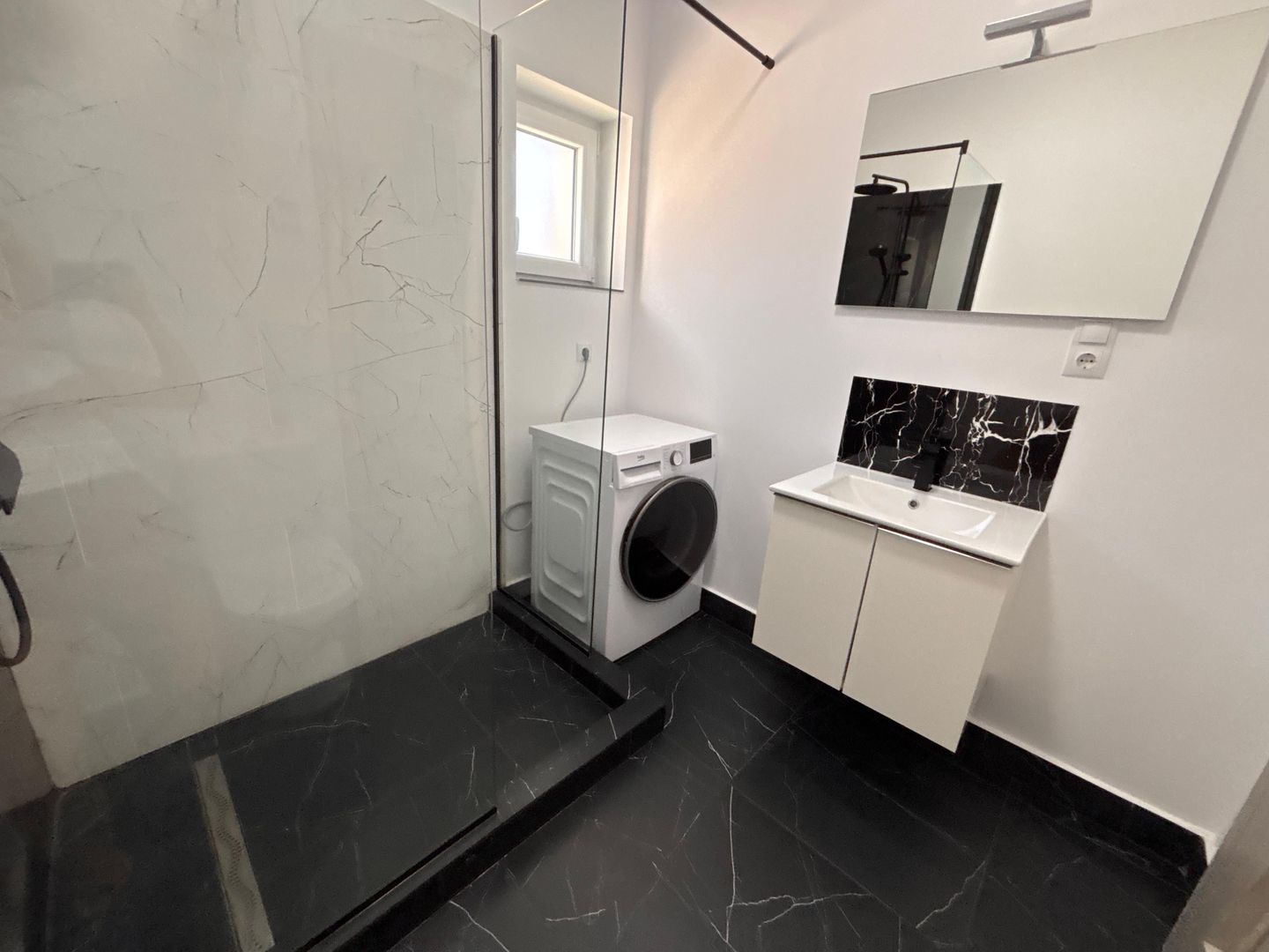 Apartament cu 3 camere si 2 locuri de parcare - Arhitectilor - Poză 13