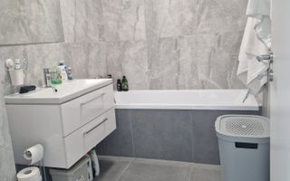Prima inchiriere| 2 camere| zona Mehala/ Torontalului| loc de parcare| balcon - Poză 7