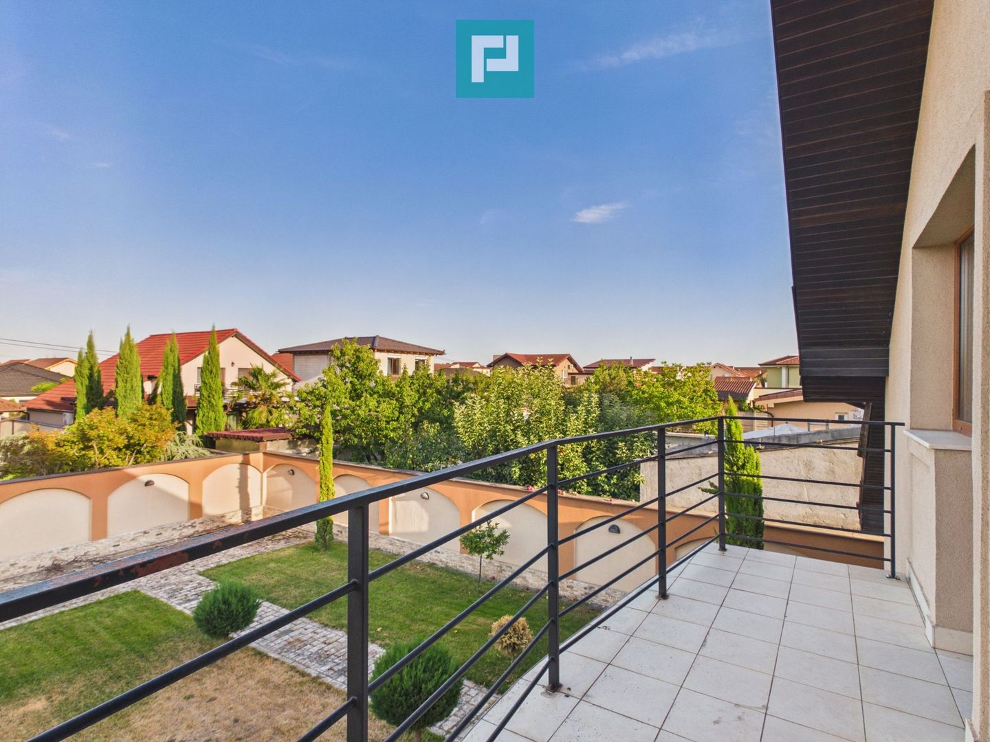 Casă de vânzare- 490 mp in Grigorescu /Oradea - Poză 2