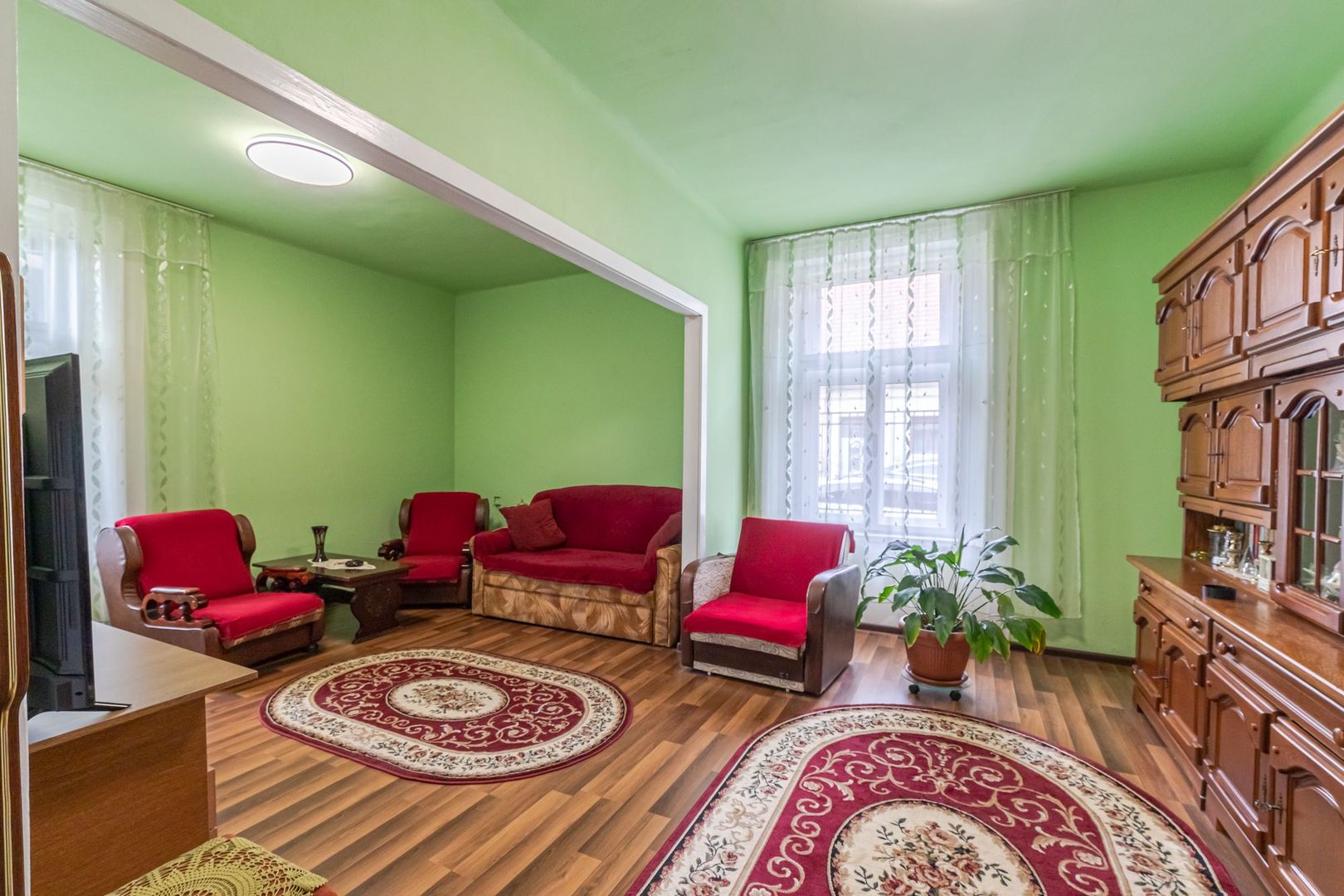 Proprietate vândută Apartament primitor într-o clădire deosebită - Poză 3