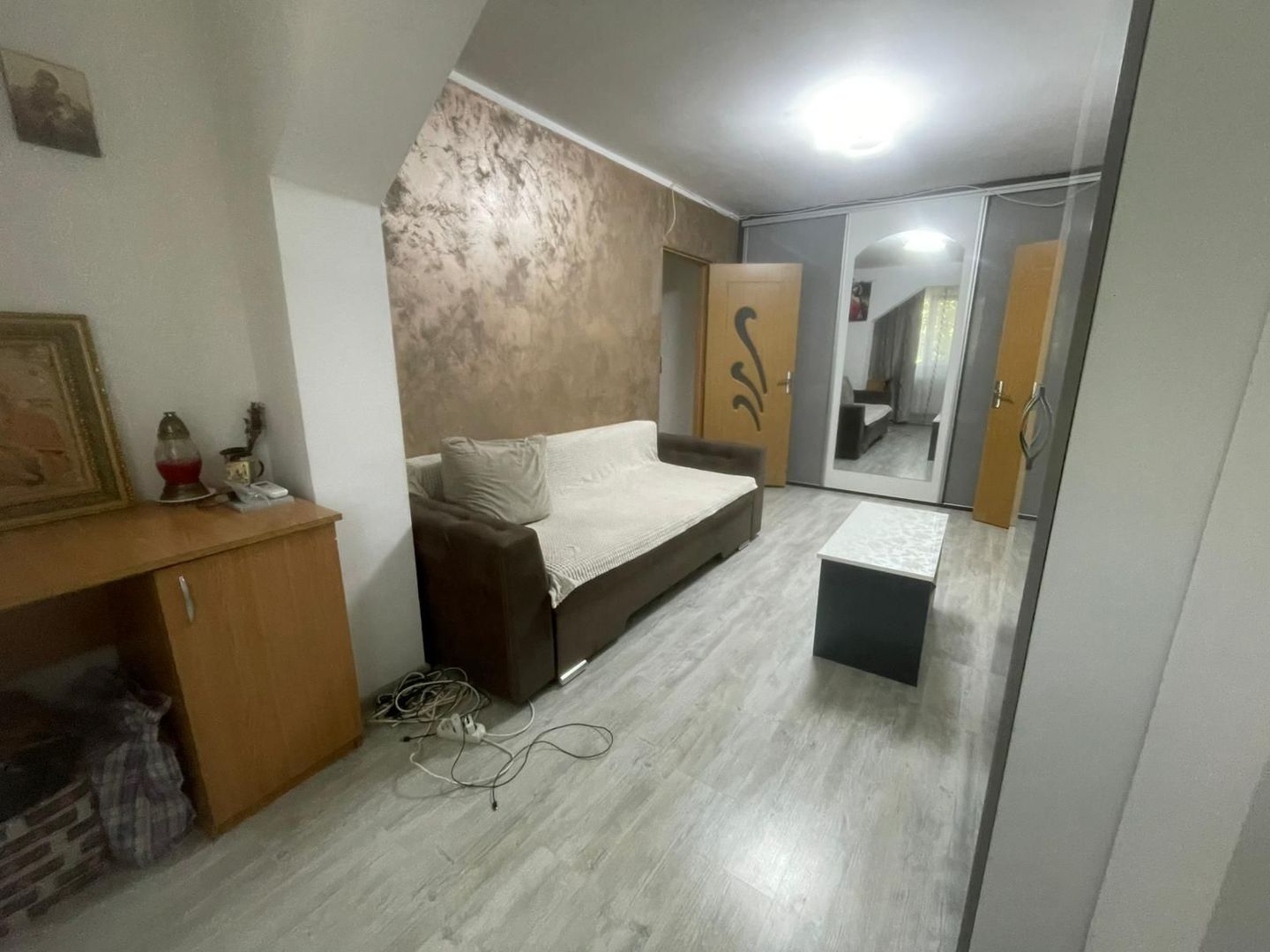 EXCLUSIVITATE -  Apartament 2 camere semidecomandat - Poză 2