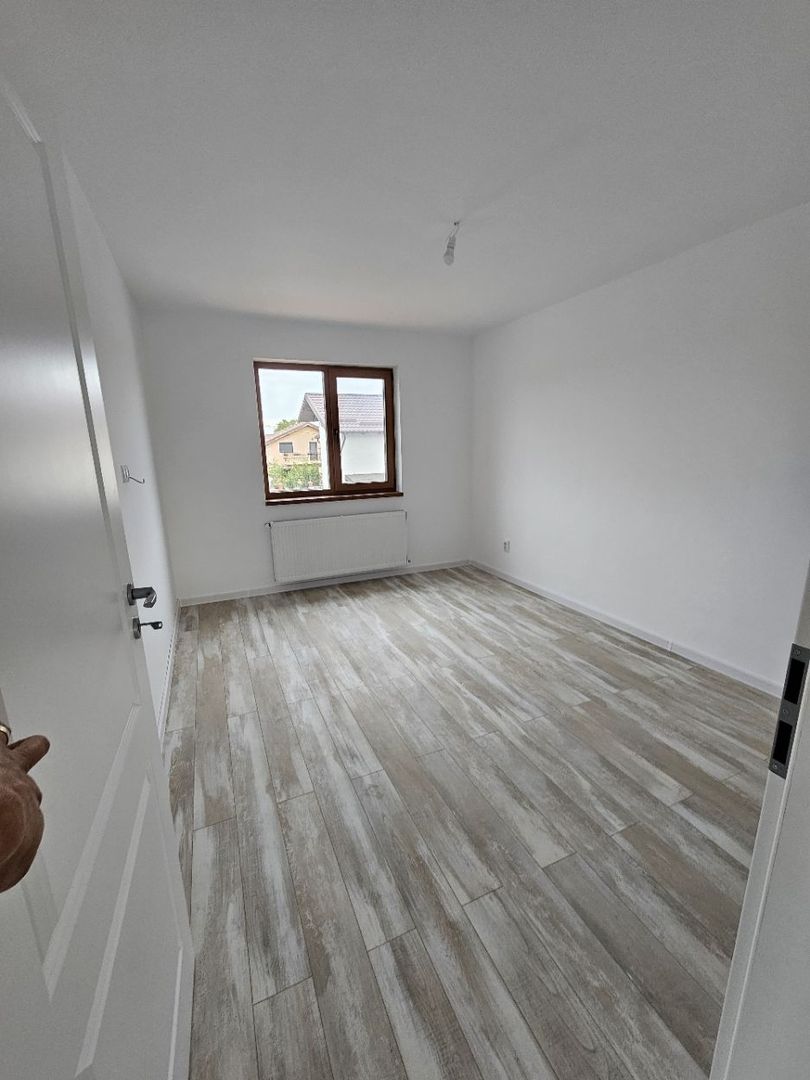 Casă Independentă curte Generoasă și Liniște finisaje de calitate - Poză 8