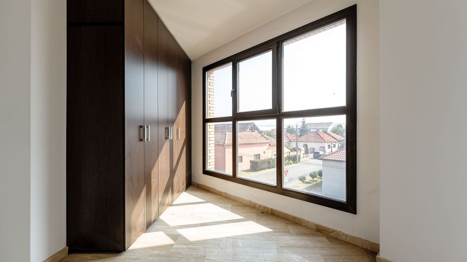 Clădire comercială în zona Grădiște. - Poză 52
