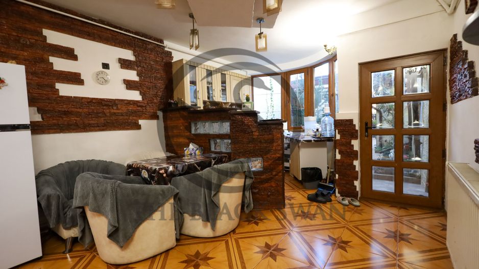 Casa 6 camere de vanzare | Salon Infrumusetare | Ploiesti, COMISION 0% - Poză 9