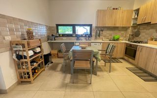 Casa cu teren generos de 750 mp, P+1E in zona Mehala - Poză 7