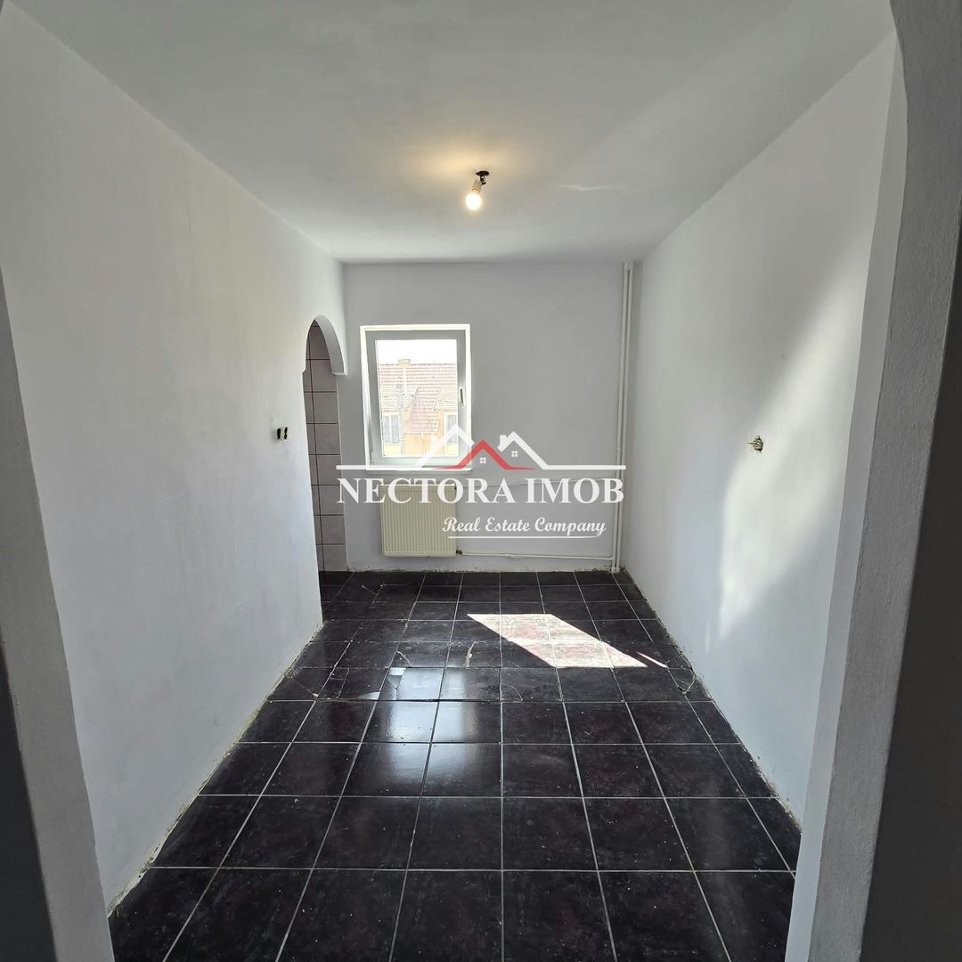 NECTORA IMOB-Apartament 3 camere, 2 bai, 3 balcoane, Zona Velenta,65mp - Poză 10