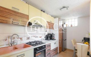 Apartament de vânzare la curte comună cu 3 camere, Ultracentral Oradea - Poză 10