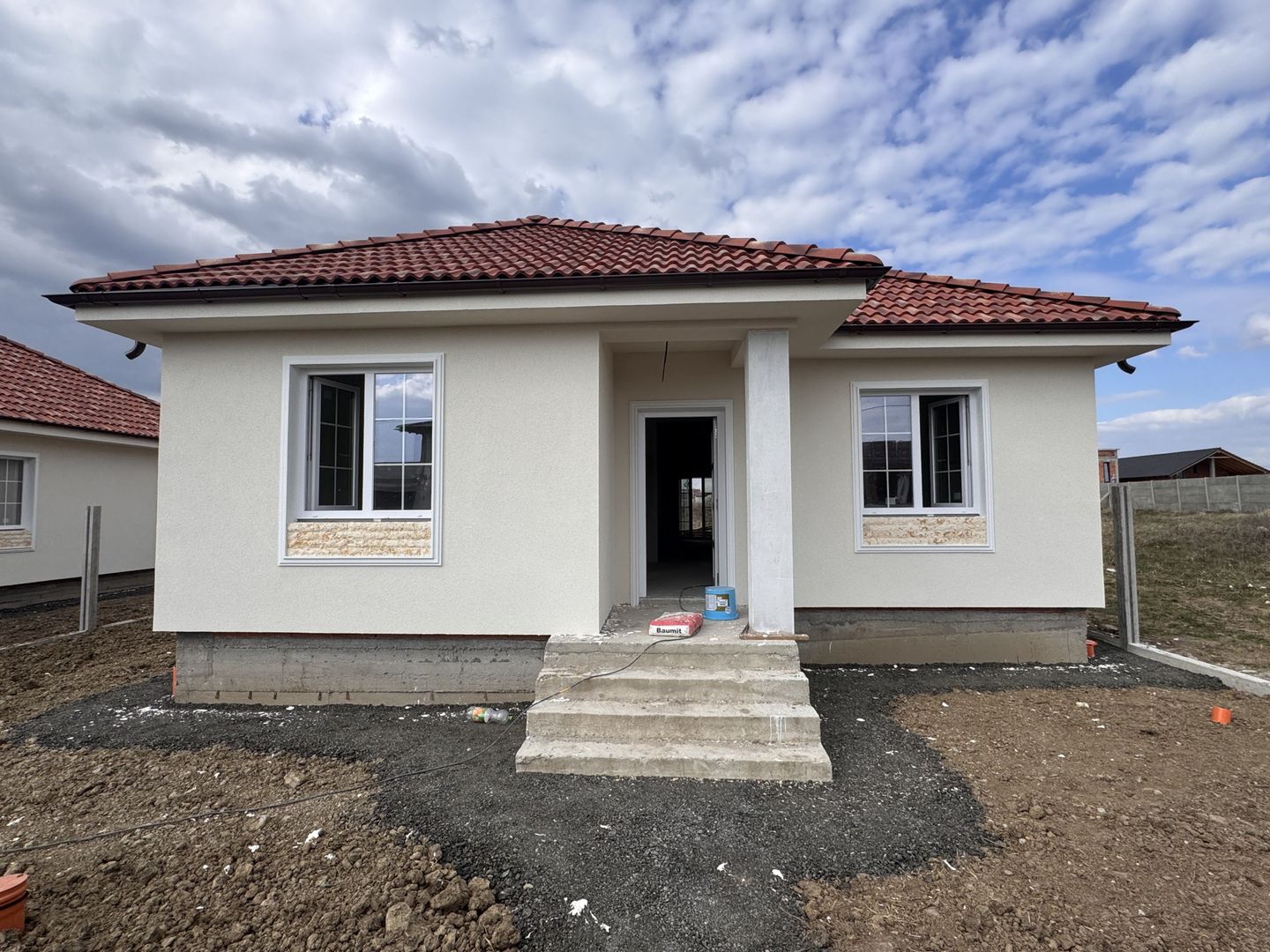 Individuala Sag,4 Camere,2 Bai,Terasa Acoperita,Teren Generos - Poză 1