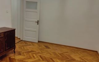 Apartament 3 camere bucatarie inchisa etajul 1 pe Calea Dumbravii - Poză 1