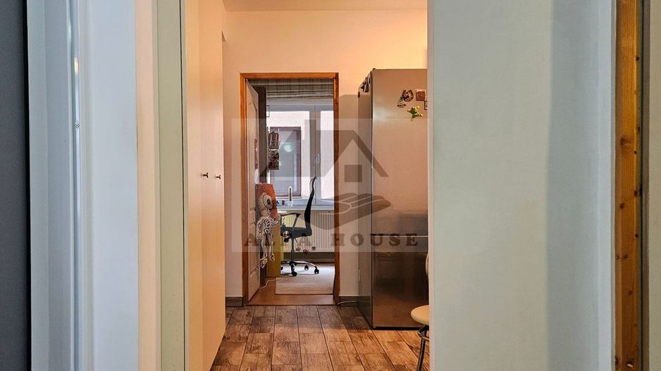 Oportunitate - Apartament cu trei camere in vila, zona Tractorul 70 mp - Poză 5