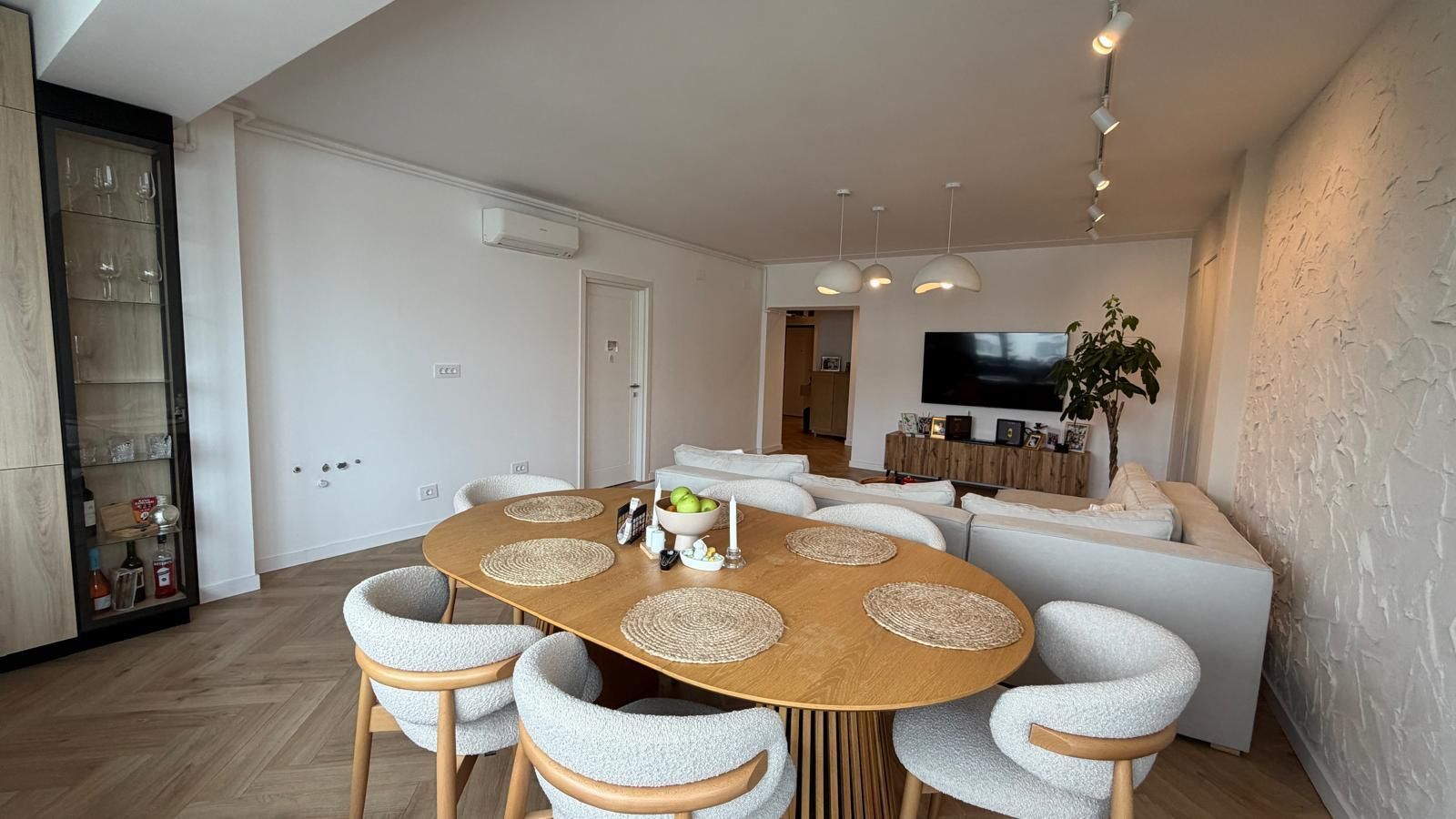 Apartament 2 camere complet renovat | Design modern | 83 mp utili - Poză 3