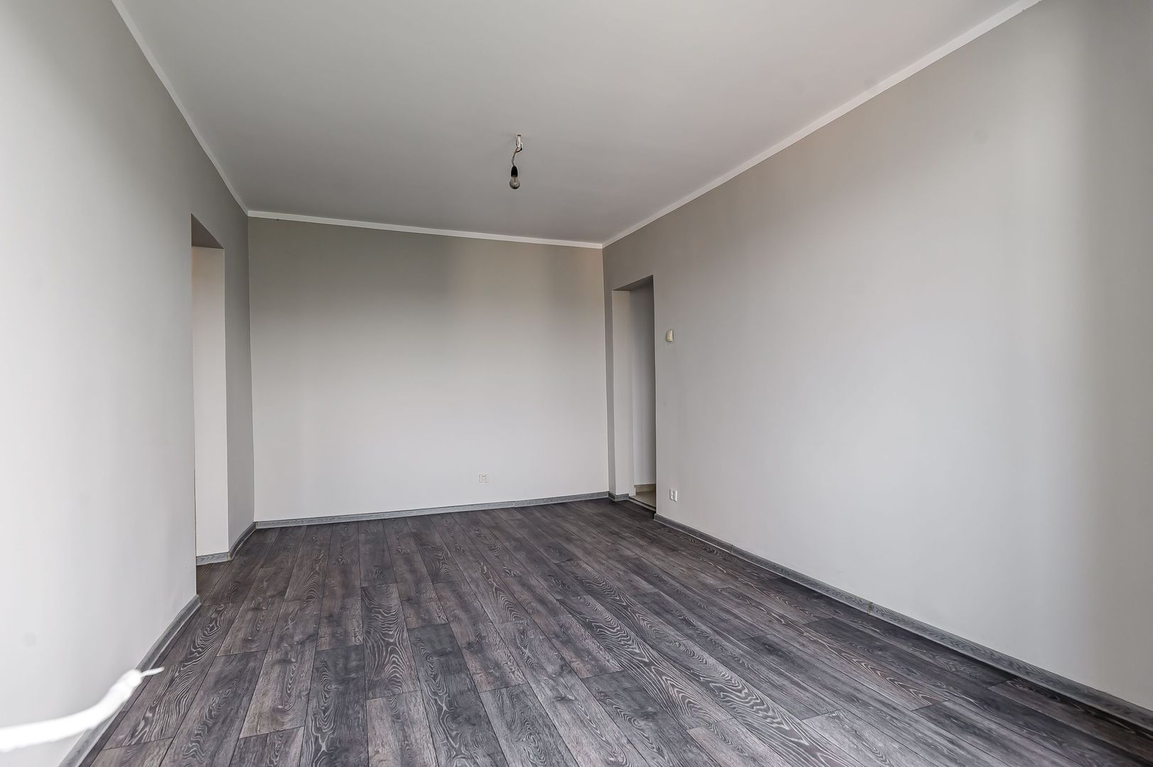 REZERVAT Pret redus Apartament cu 2 camere, renovat, in Vlaicu - Poză 3