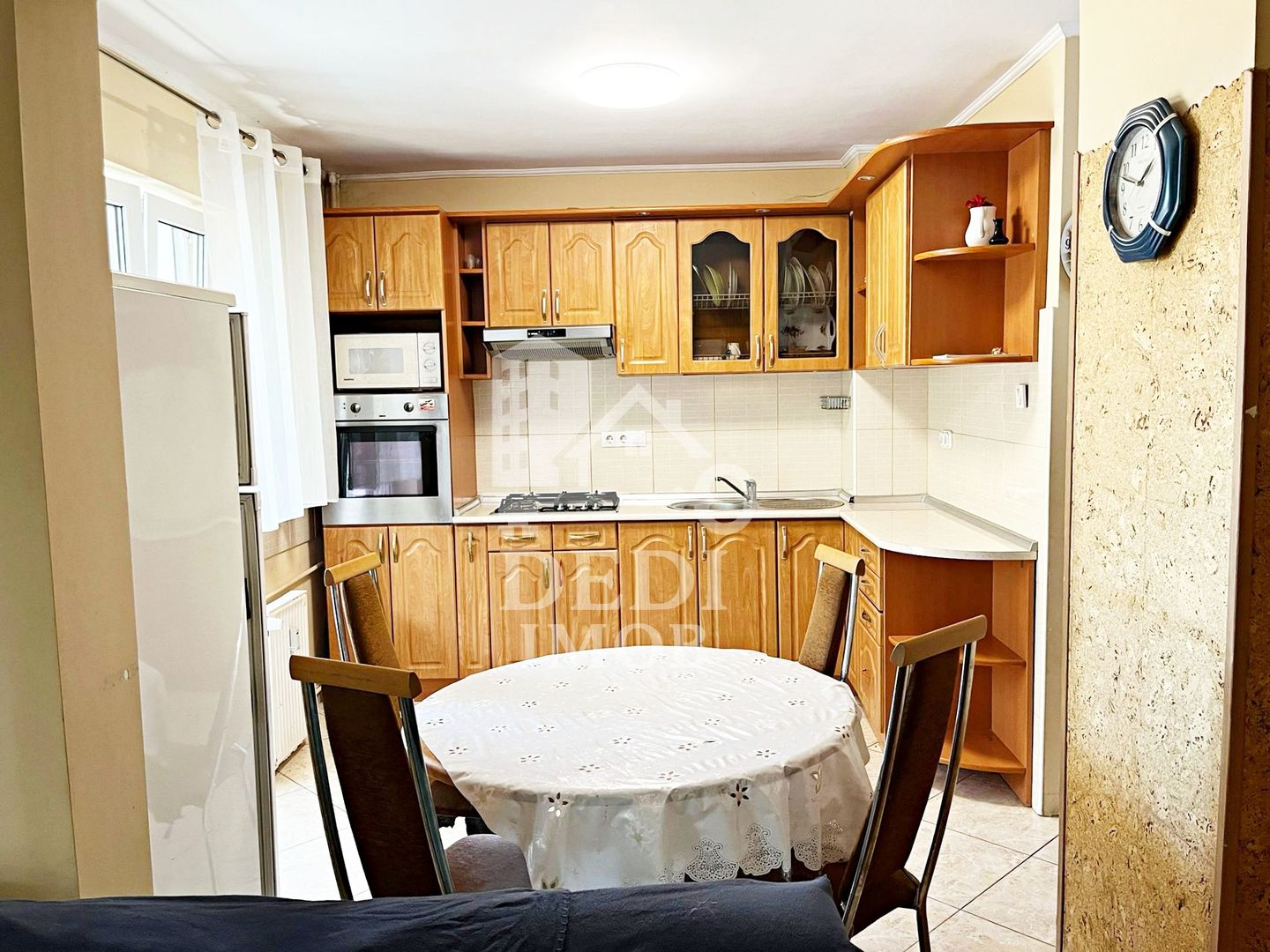 Apartament cu 4 camere de inchiriat, zona Cantemir, Oradea - Poză 8