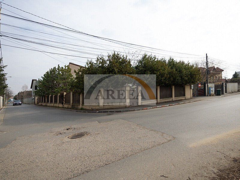 Vila cu 750 mp utili si teren de 1.480 mp in Erou Iancu Nicolae - Poză 46