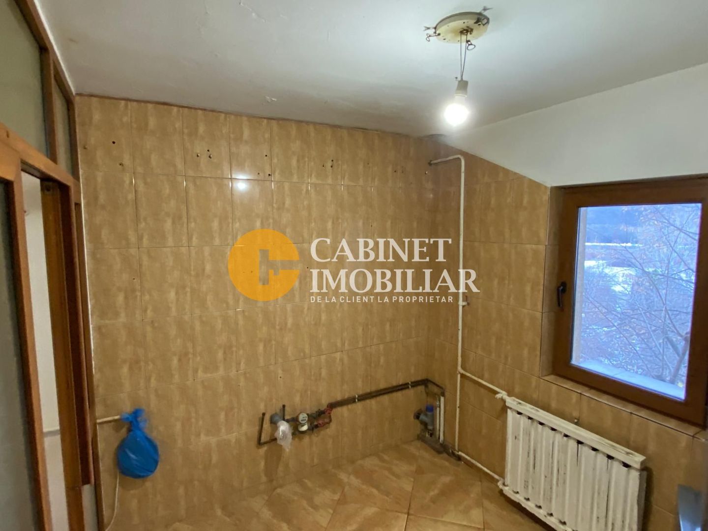 Nicolina - Cug - 4 Camere Decomandat -Etaj 3 - Bloc 1986 - Poză 9