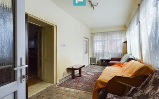 Casă cu teren generos de 2,880mp în Secusigiu - Poză 7