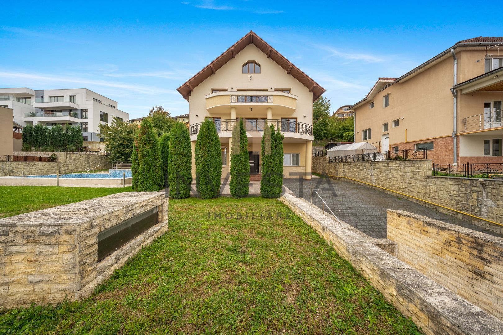 Vila cu teren de 1081 mp in cartierul Andrei Muresanu! - Poză 1