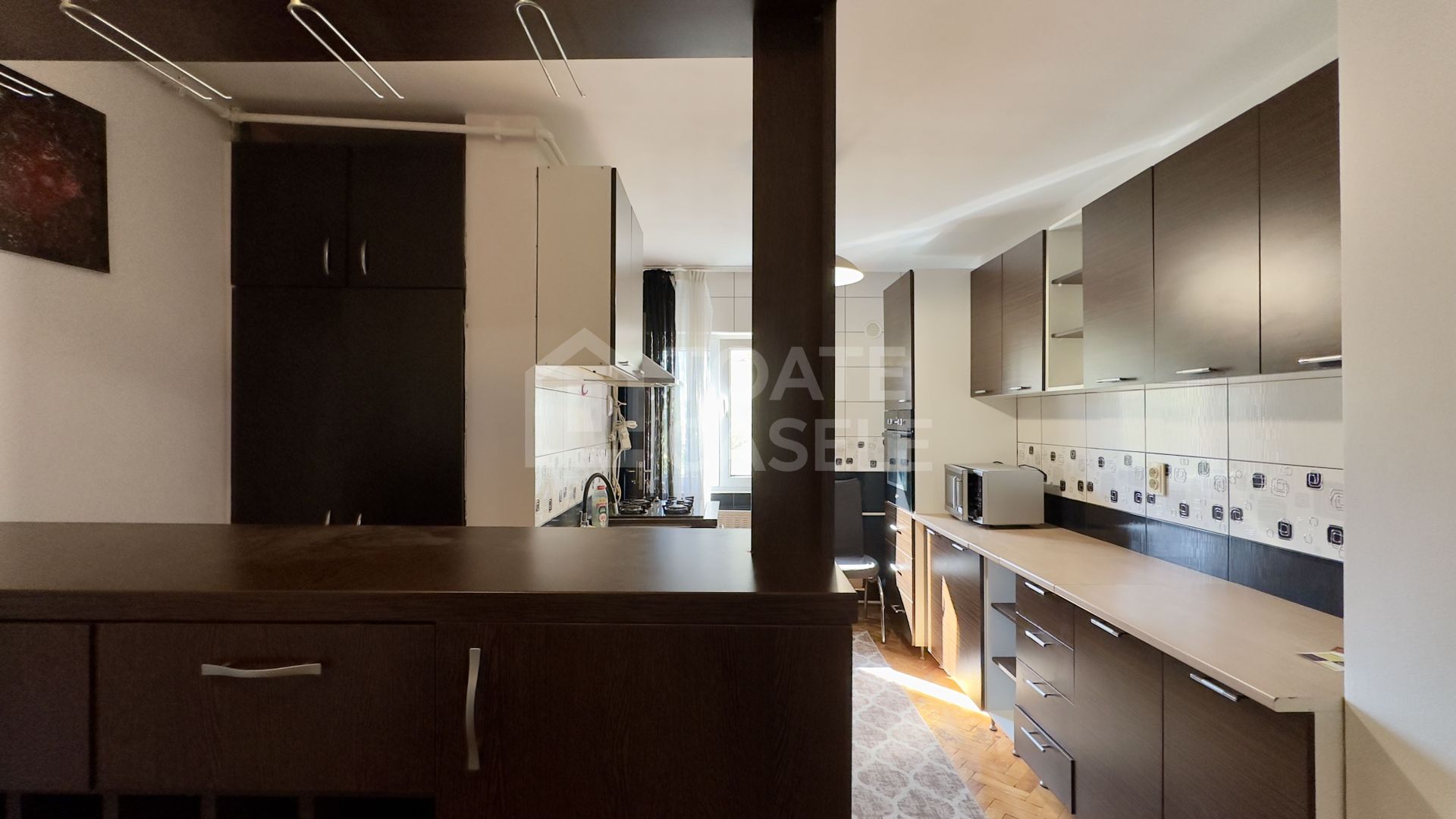 Apartament cu 3 camere, zona Scortarilor - Poză 2